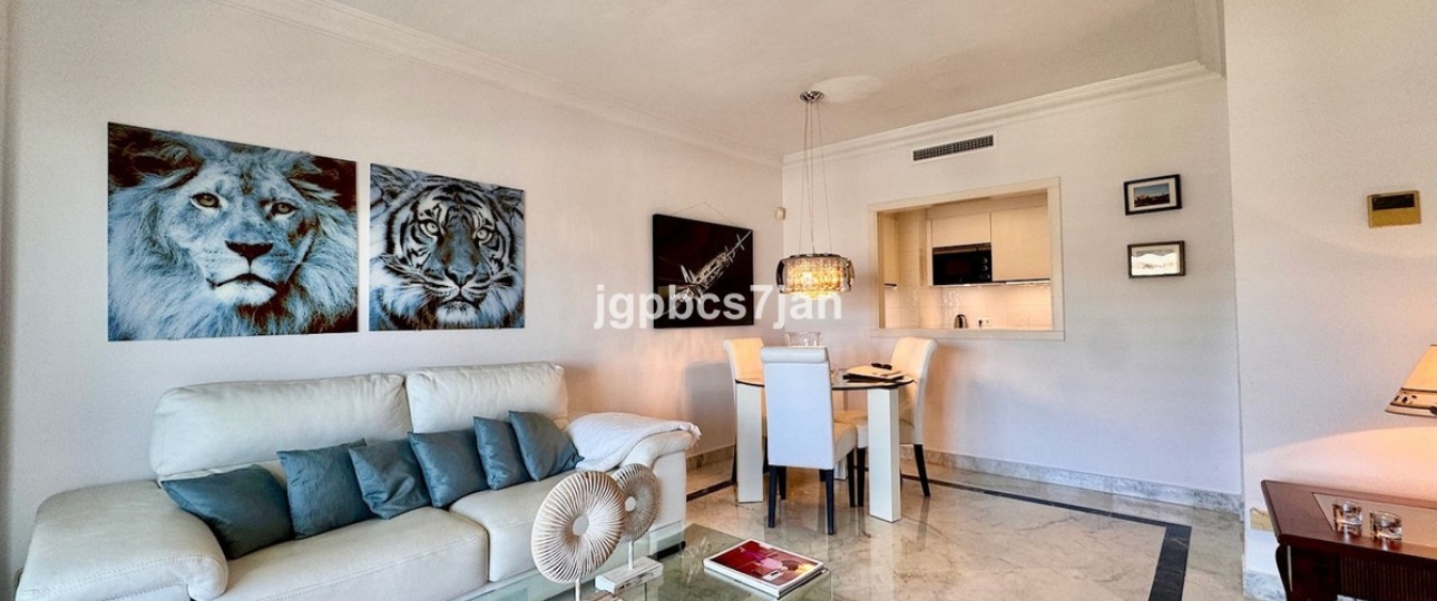 Resale - apartment - Marbella - Puerto Banús
