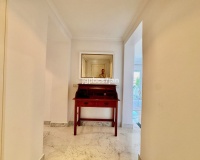 Resale - apartment - Marbella - Puerto Banús