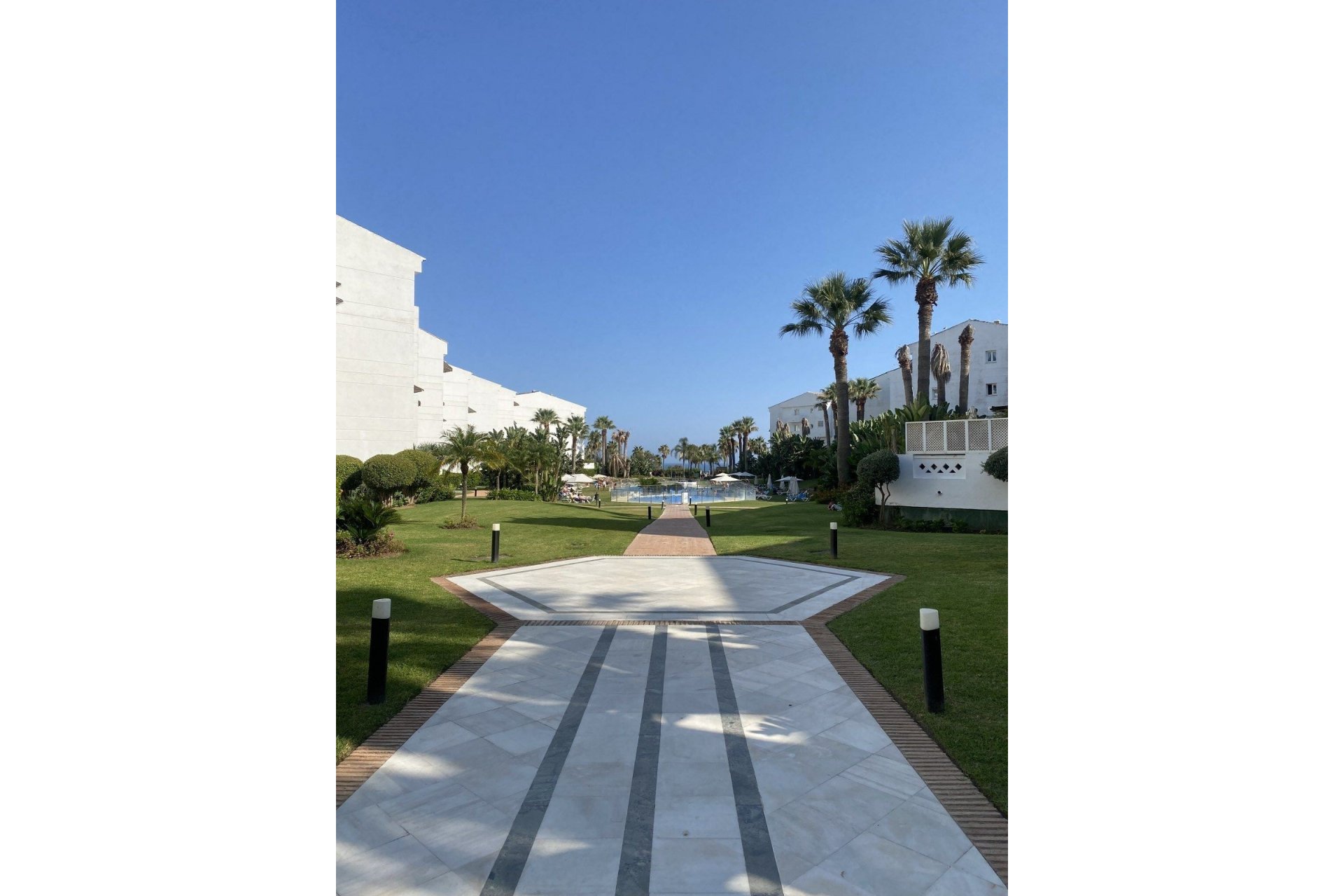 Resale - apartment - Marbella - Puerto Banús