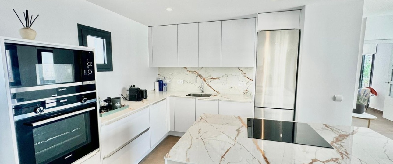 Resale - apartment - Marbella - Puerto Banús