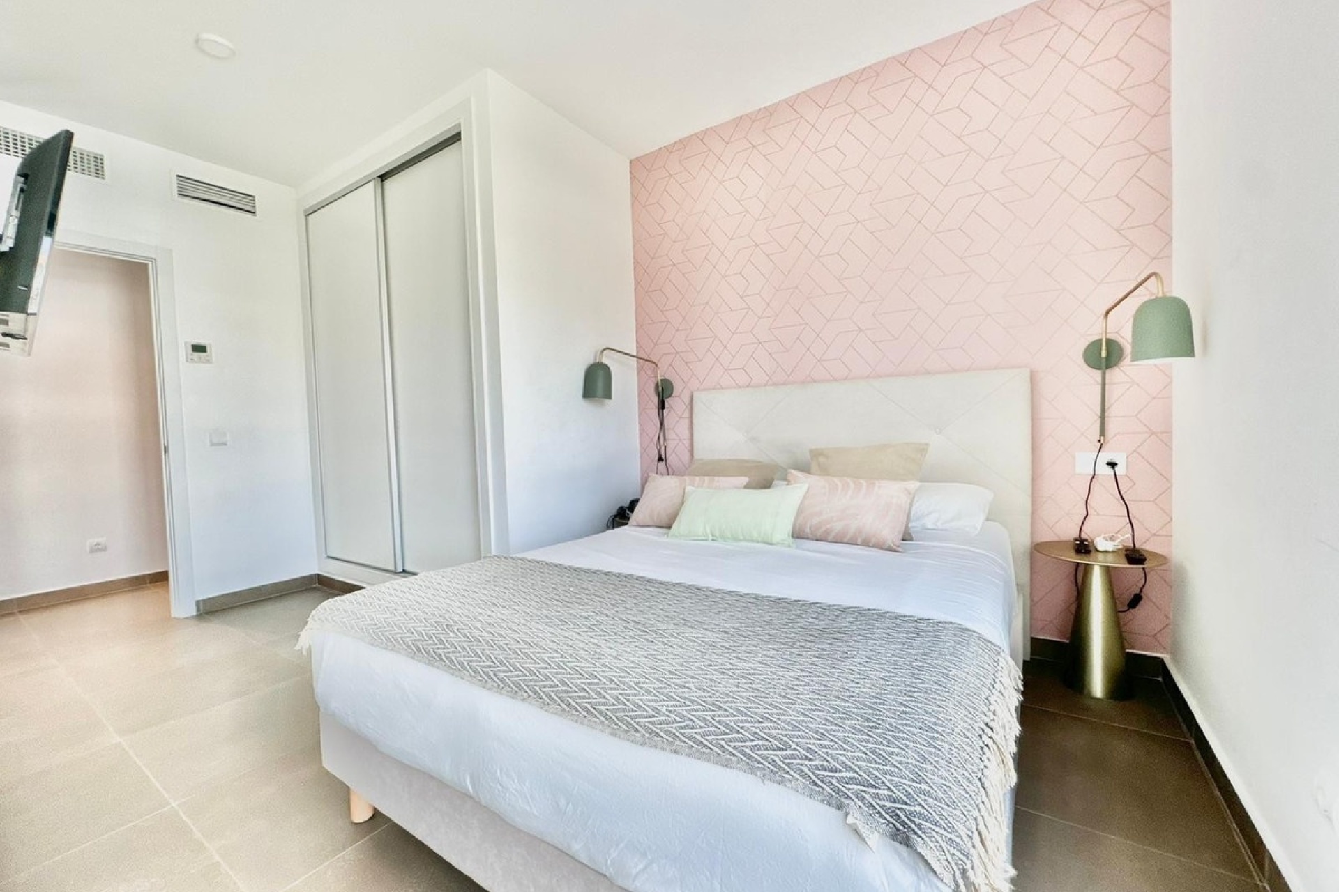 Resale - apartment - Marbella - Puerto Banús