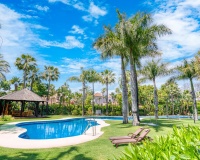 Resale - apartment - Marbella - Puerto Banús