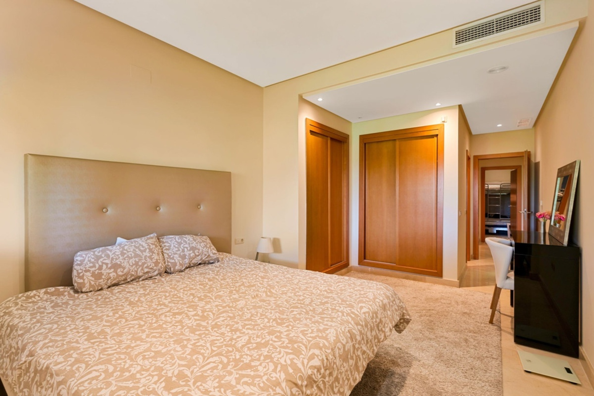 Resale - apartment - Marbella - Puerto Banús