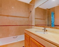Resale - apartment - Marbella - Puerto Banús