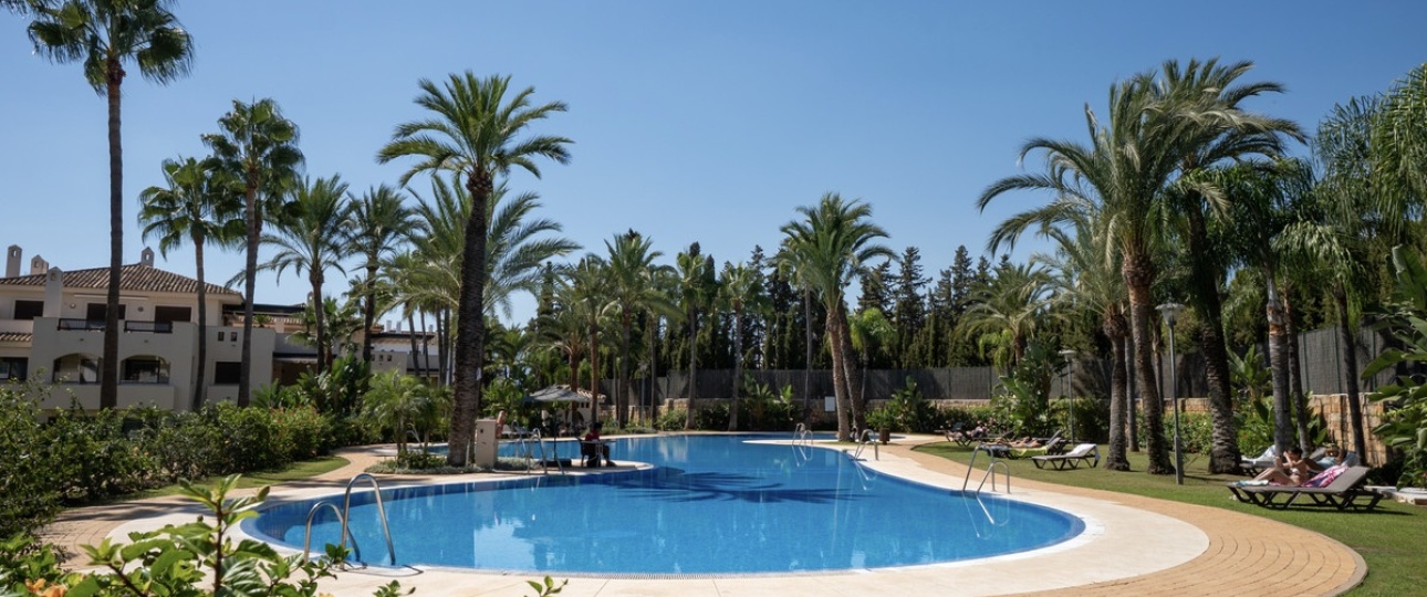 Resale - apartment - Marbella - Puerto Banús