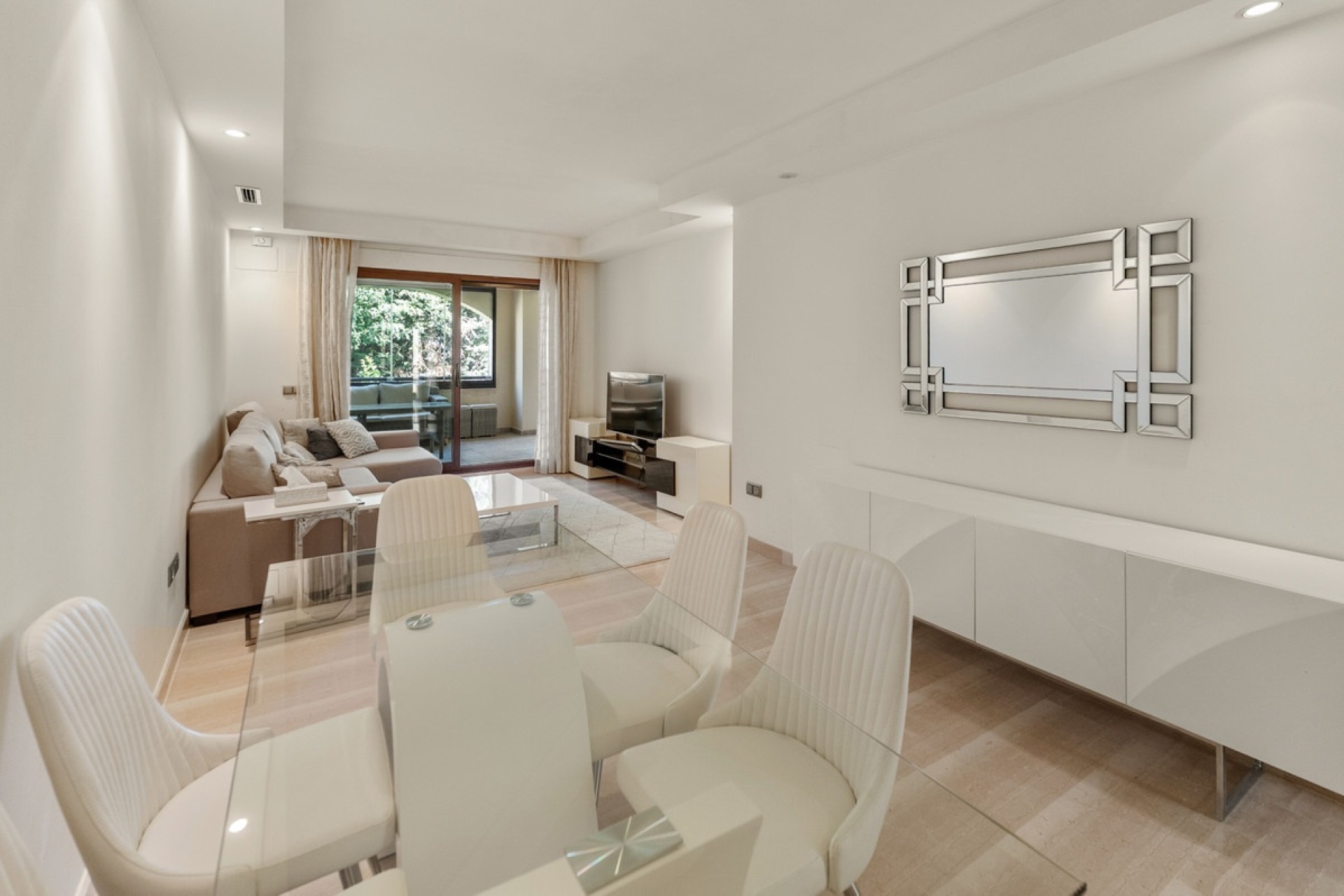 Resale - apartment - Marbella - Puerto Banús