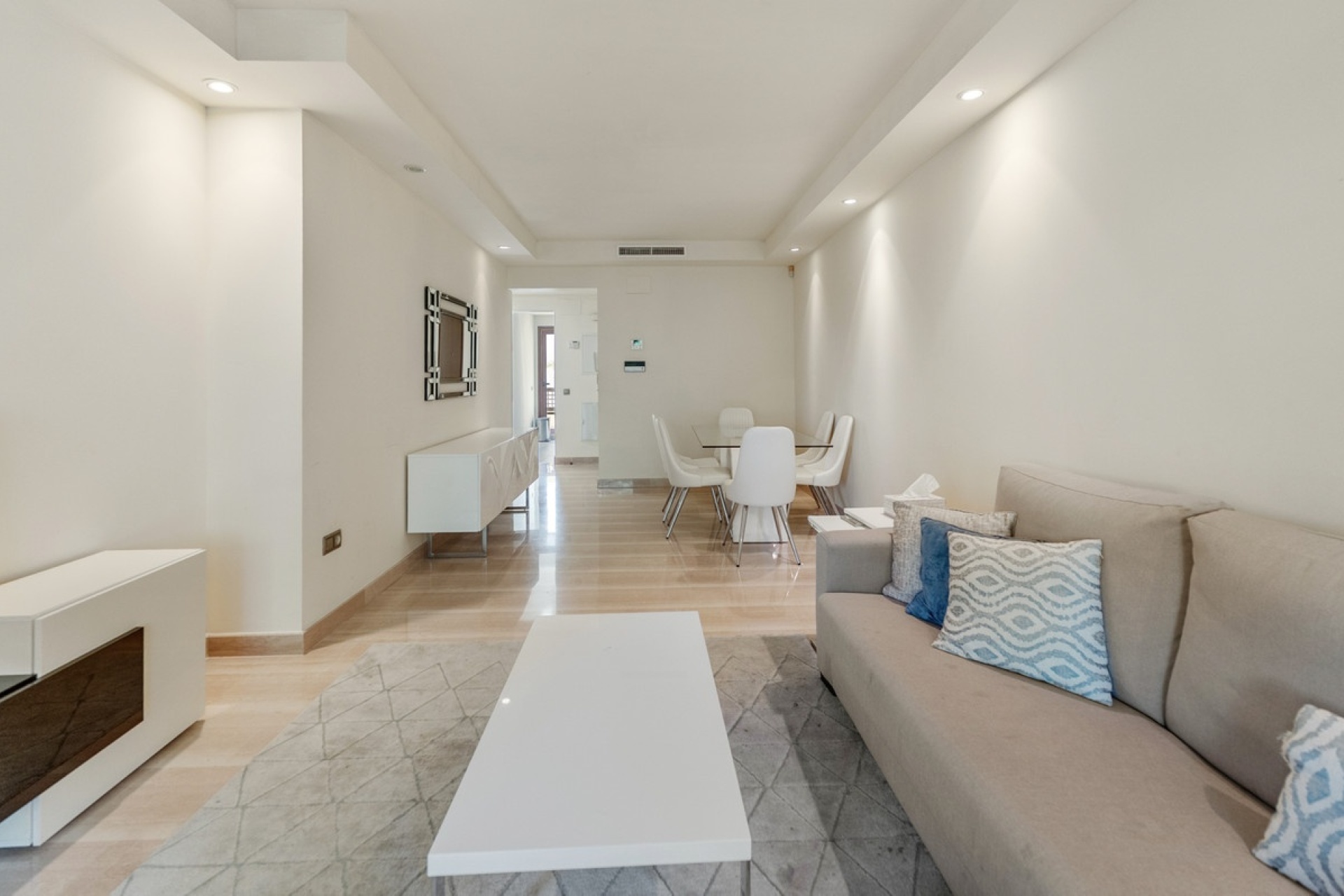 Resale - apartment - Marbella - Puerto Banús