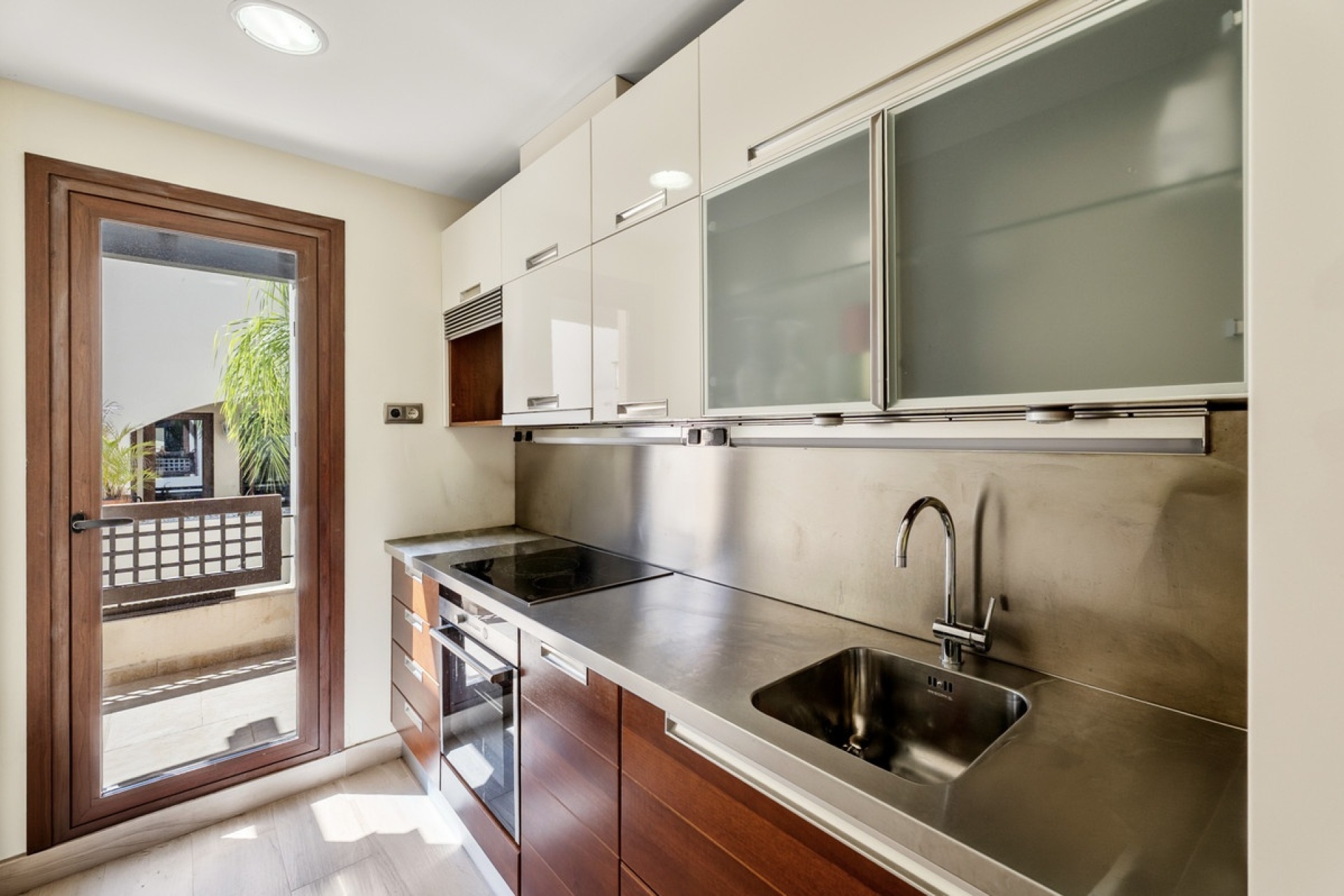 Resale - apartment - Marbella - Puerto Banús