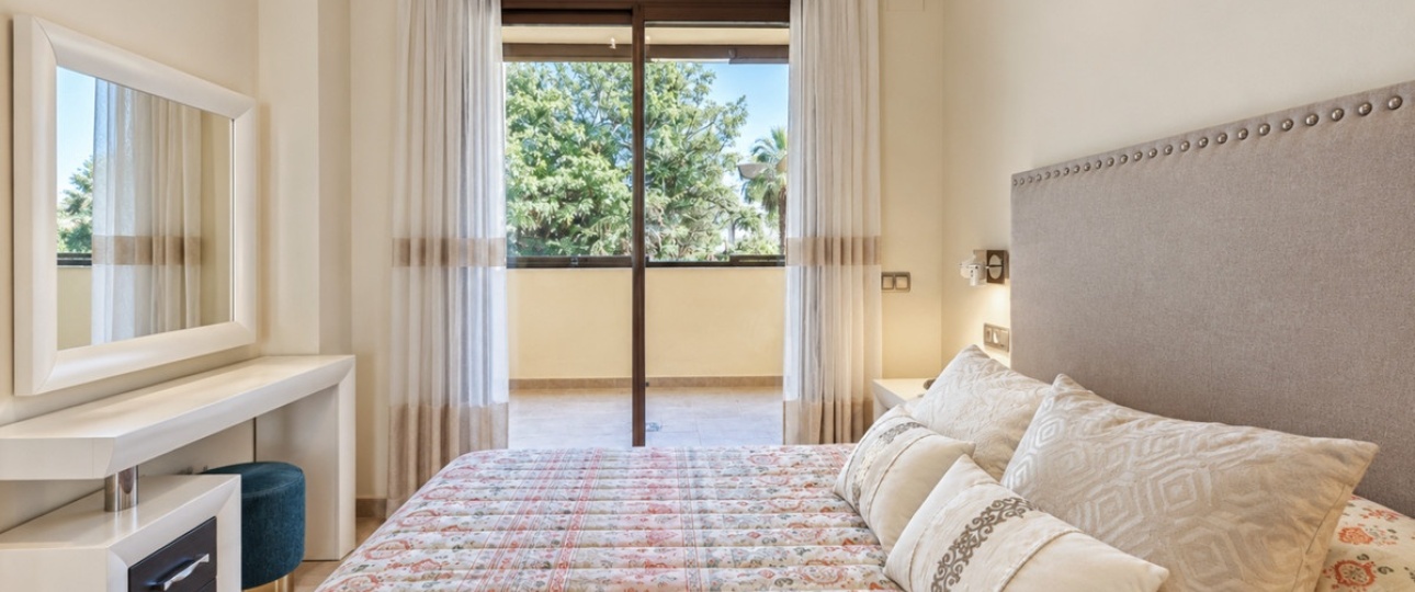 Resale - apartment - Marbella - Puerto Banús