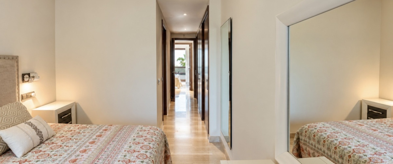Resale - apartment - Marbella - Puerto Banús