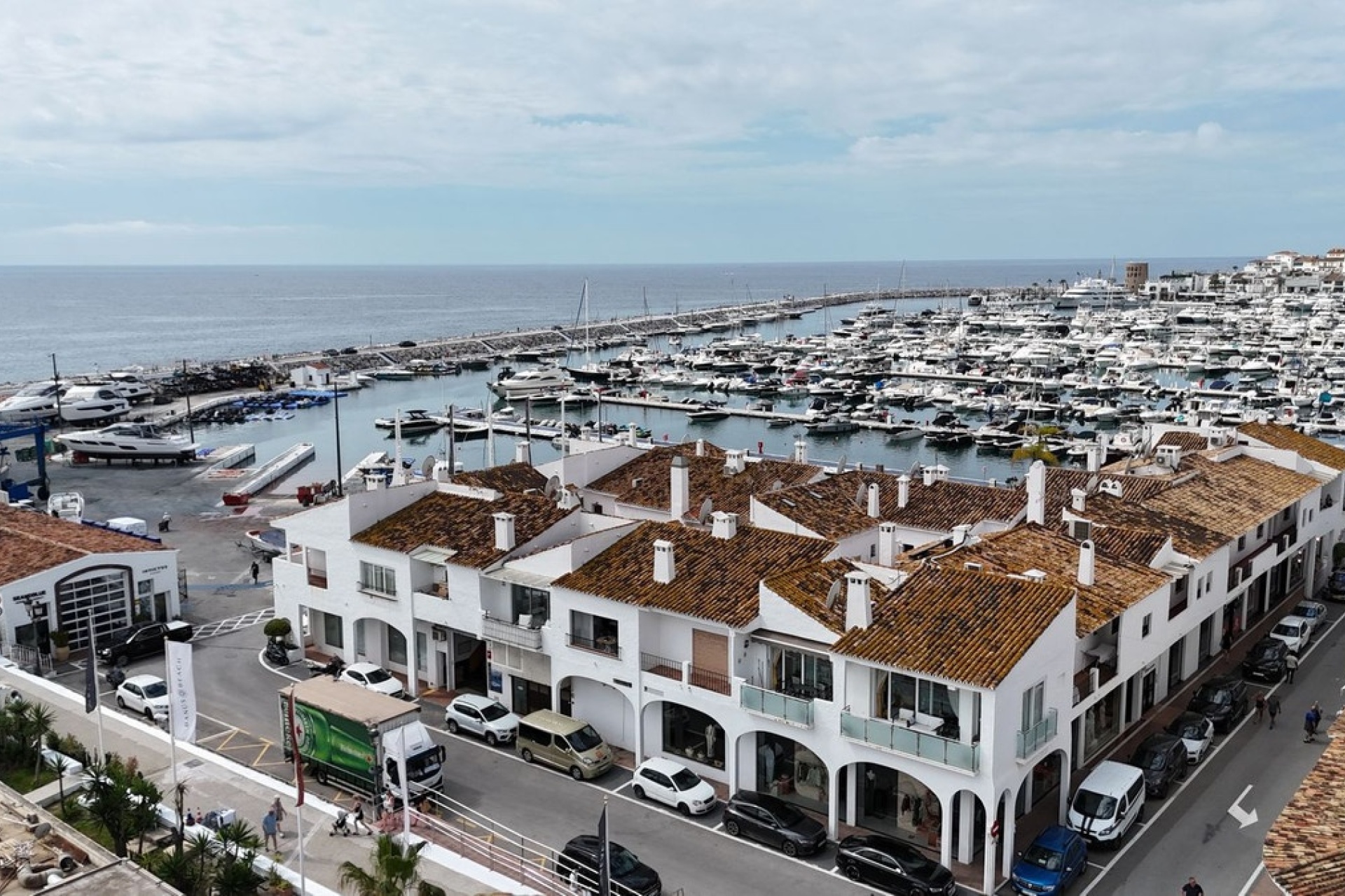 Resale - apartment - Marbella - Puerto Banús
