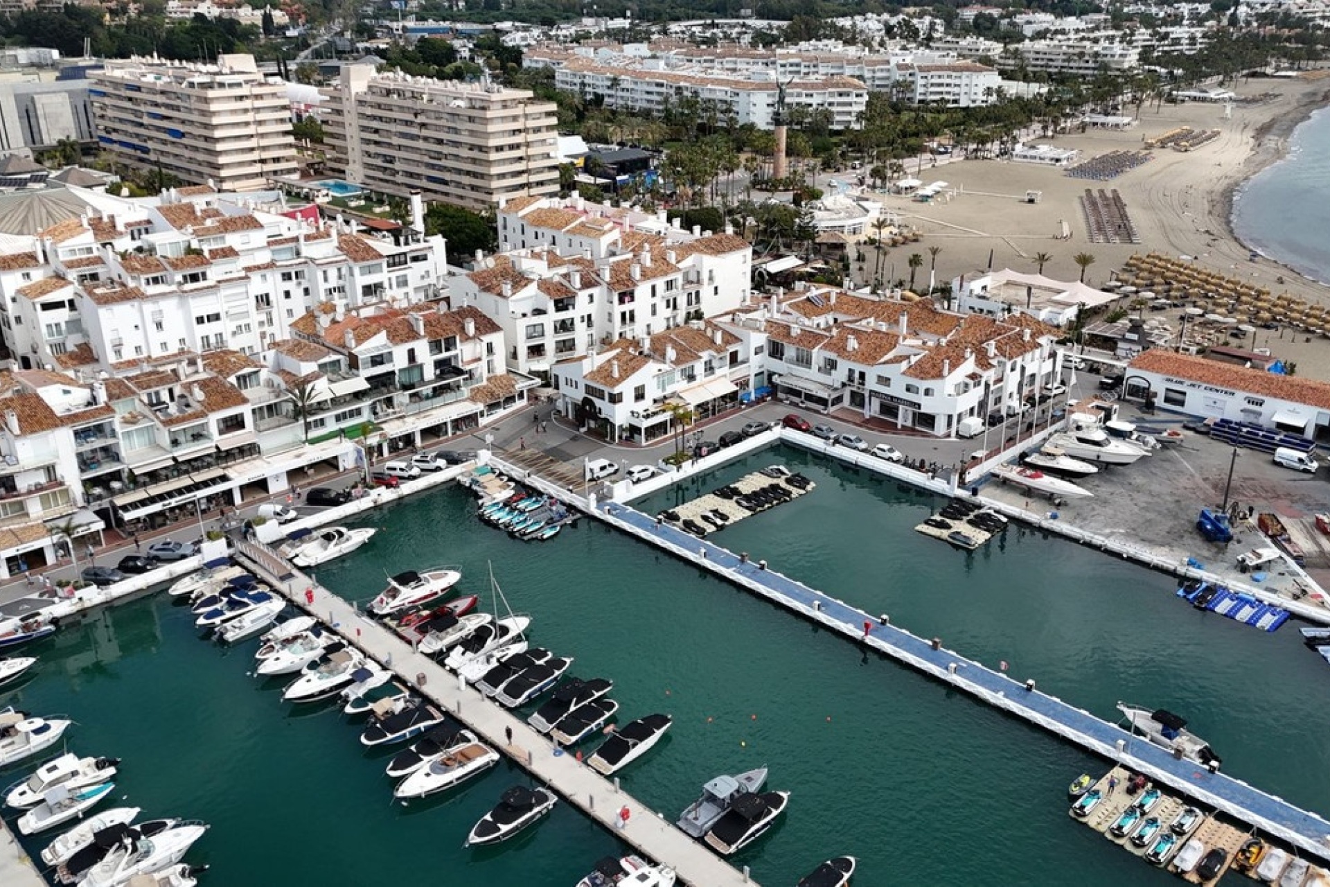 Resale - apartment - Marbella - Puerto Banús