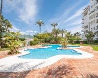 Resale - apartment - Marbella - Puerto Banús