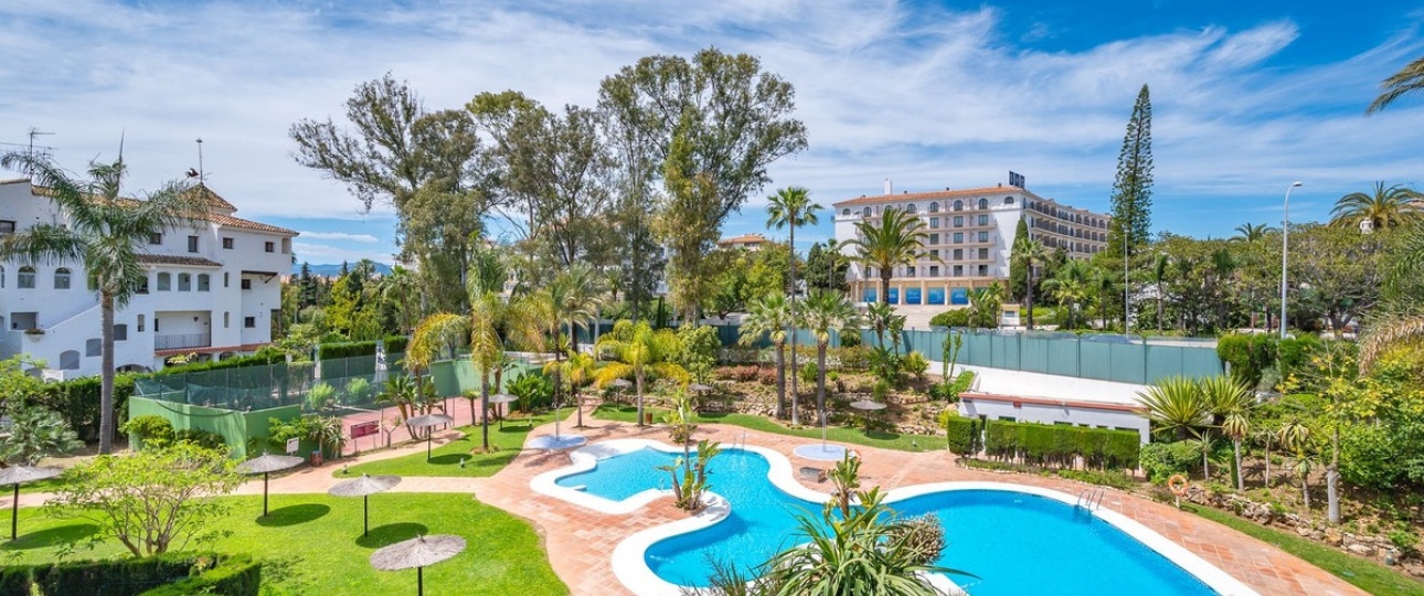 Resale - apartment - Marbella - Puerto Banús