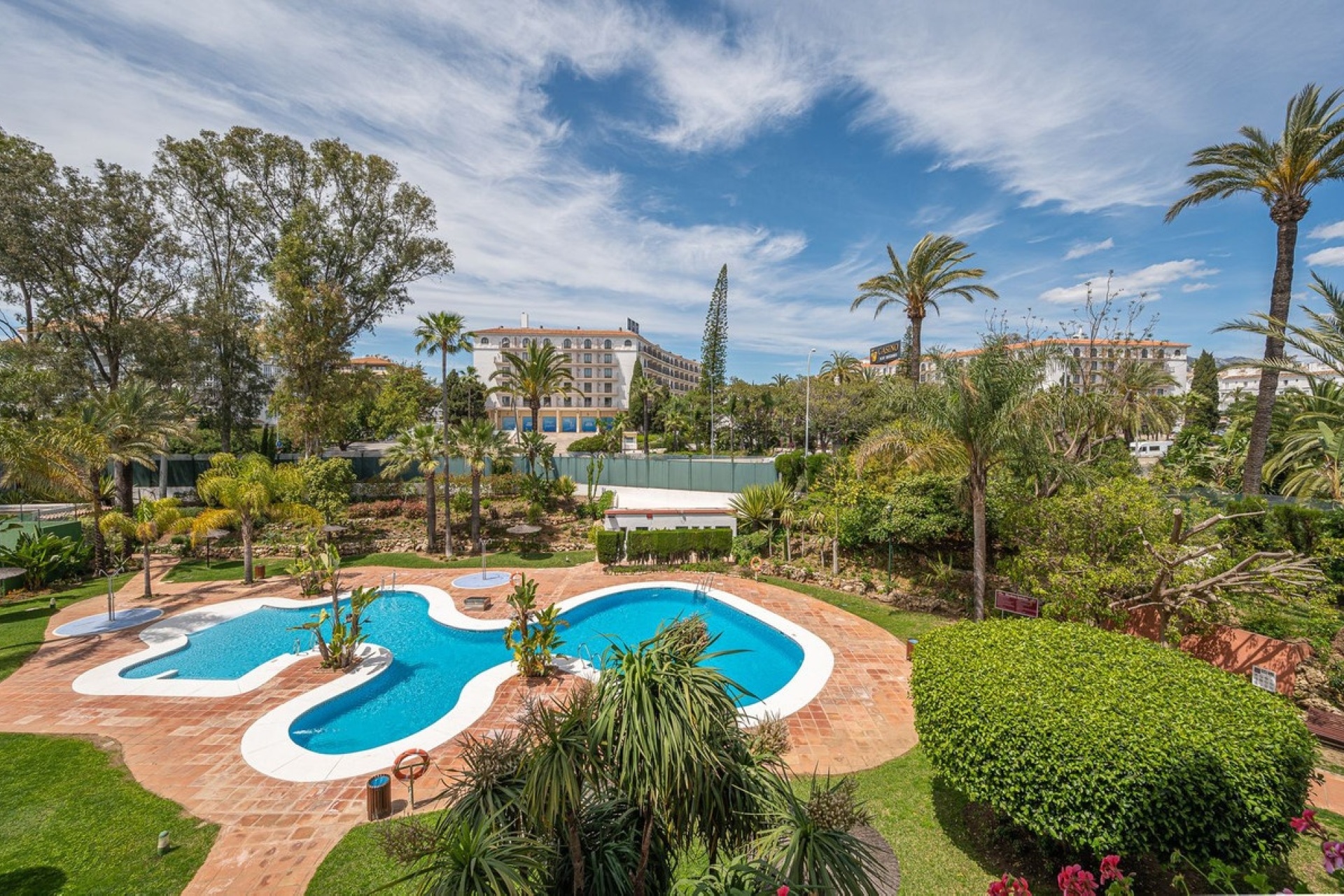 Resale - apartment - Marbella - Puerto Banús