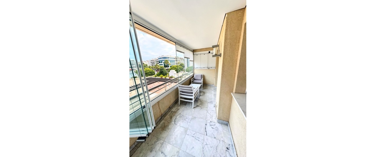 Resale - apartment - Marbella - Puerto Banús