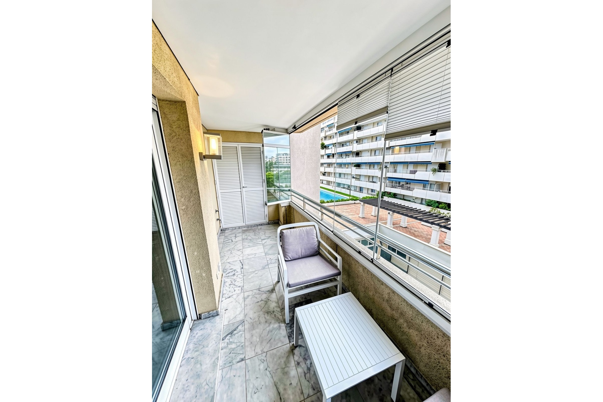 Resale - apartment - Marbella - Puerto Banús