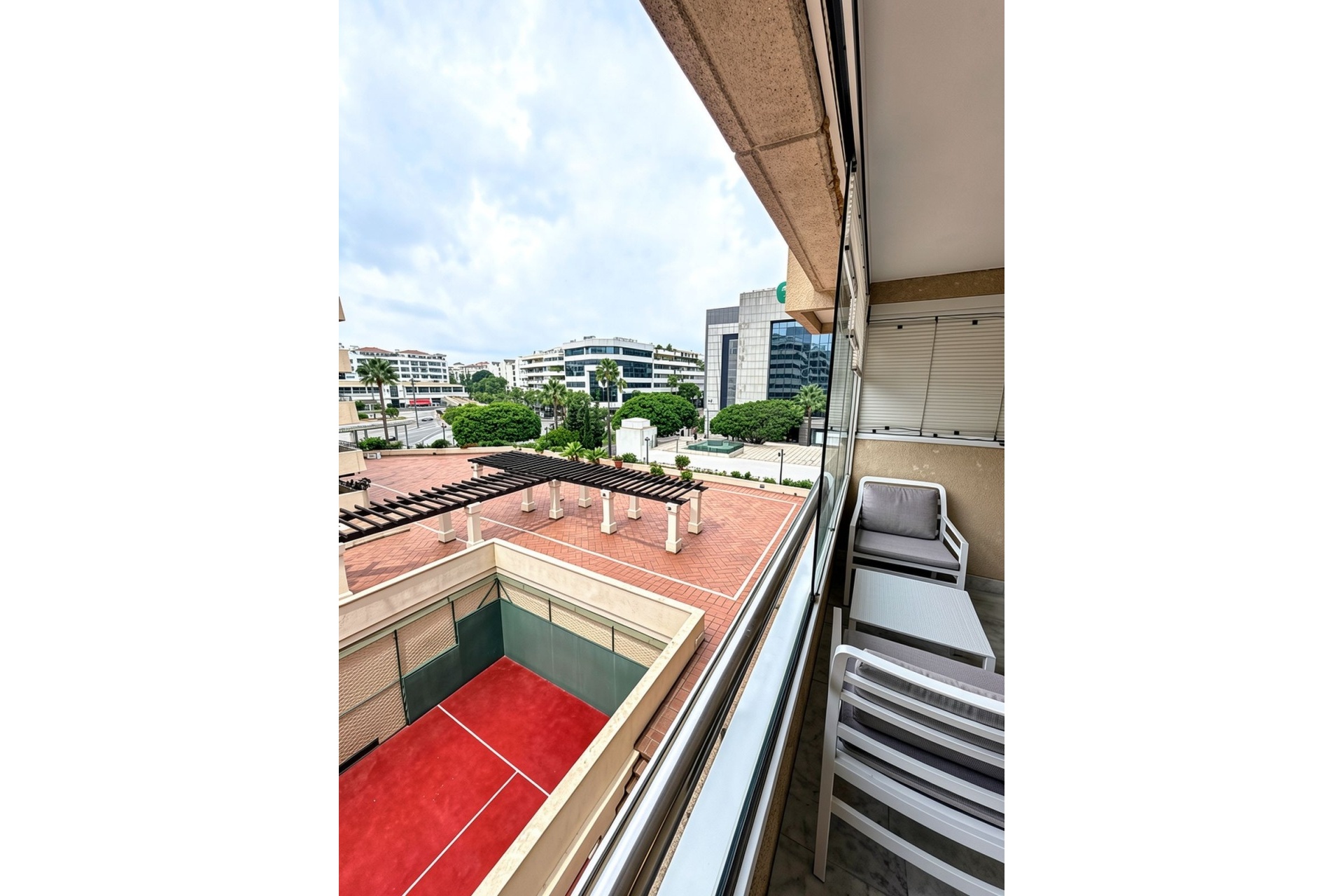 Resale - apartment - Marbella - Puerto Banús