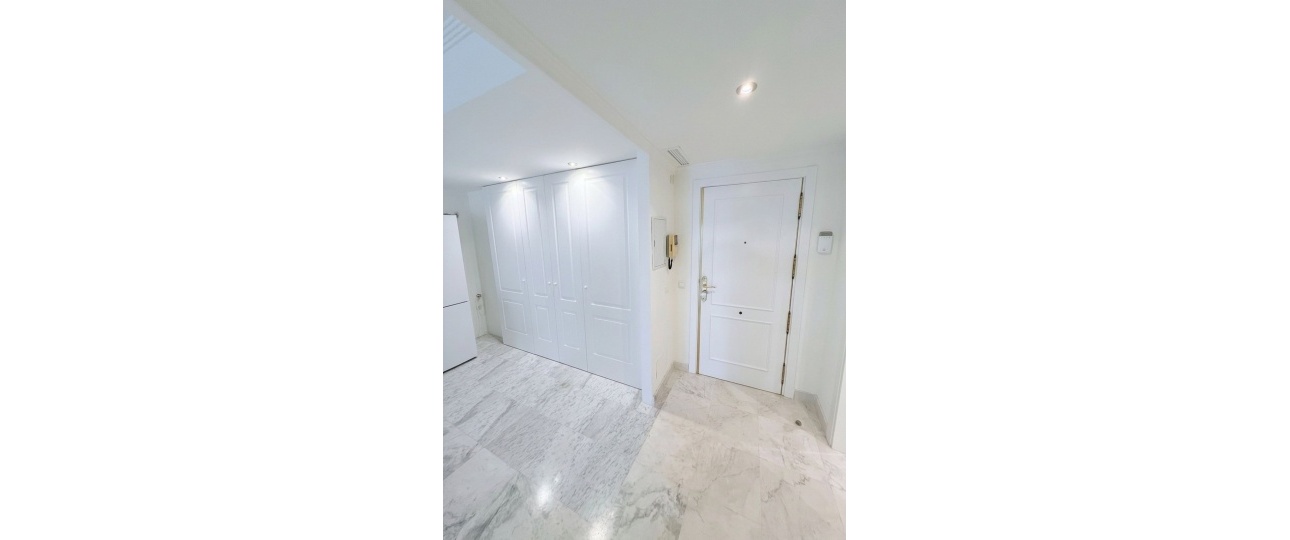 Resale - apartment - Marbella - Puerto Banús