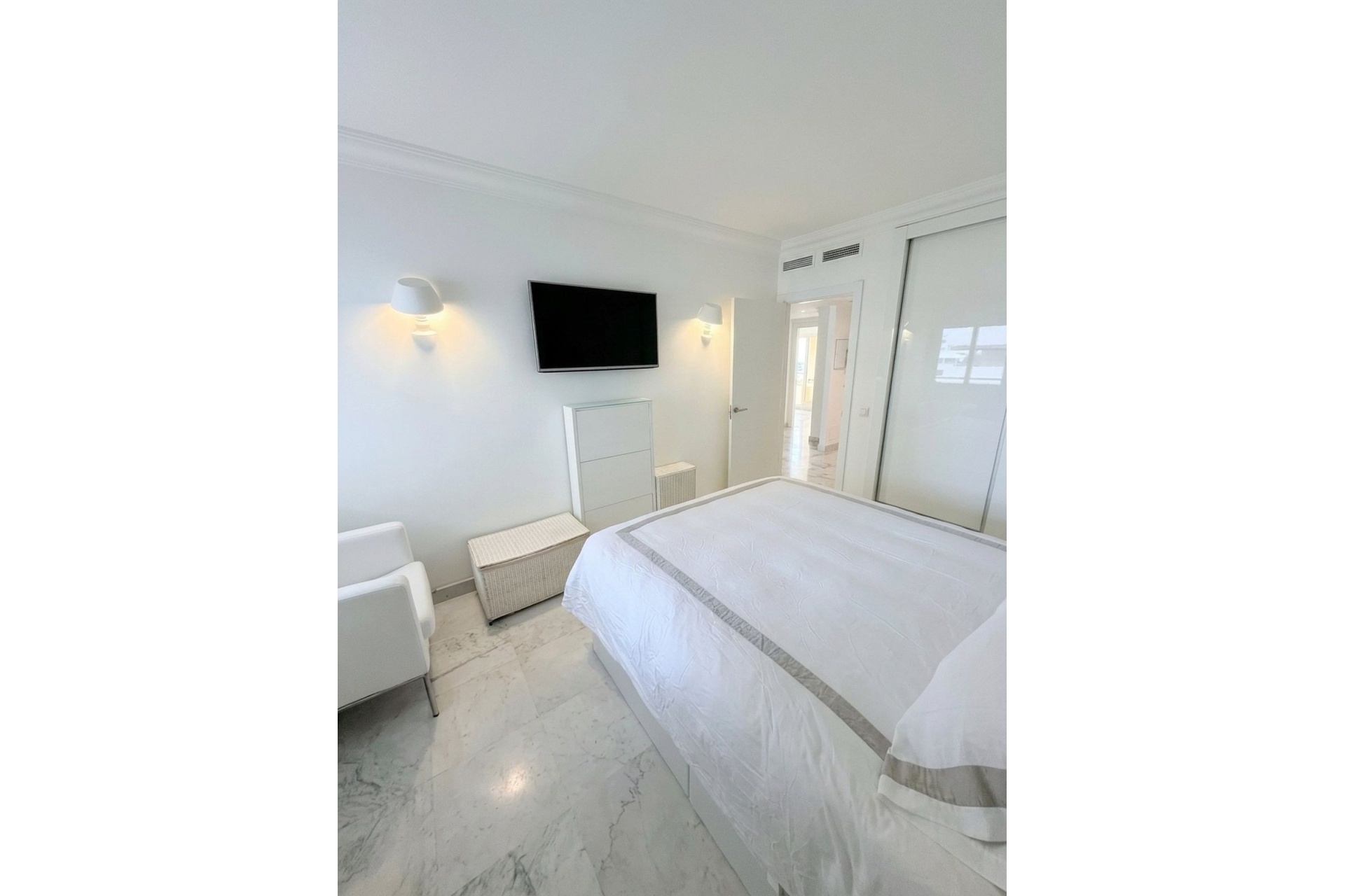 Resale - apartment - Marbella - Puerto Banús