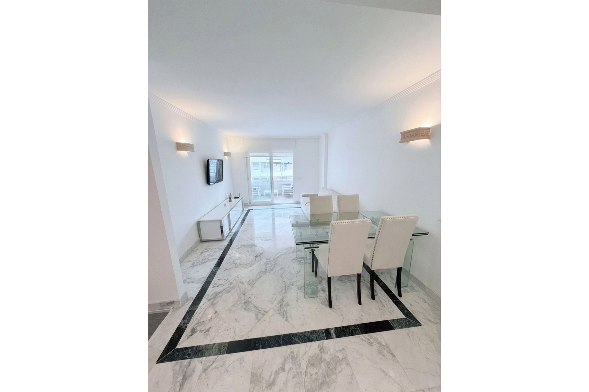 Resale - apartment - Marbella - Puerto Banús