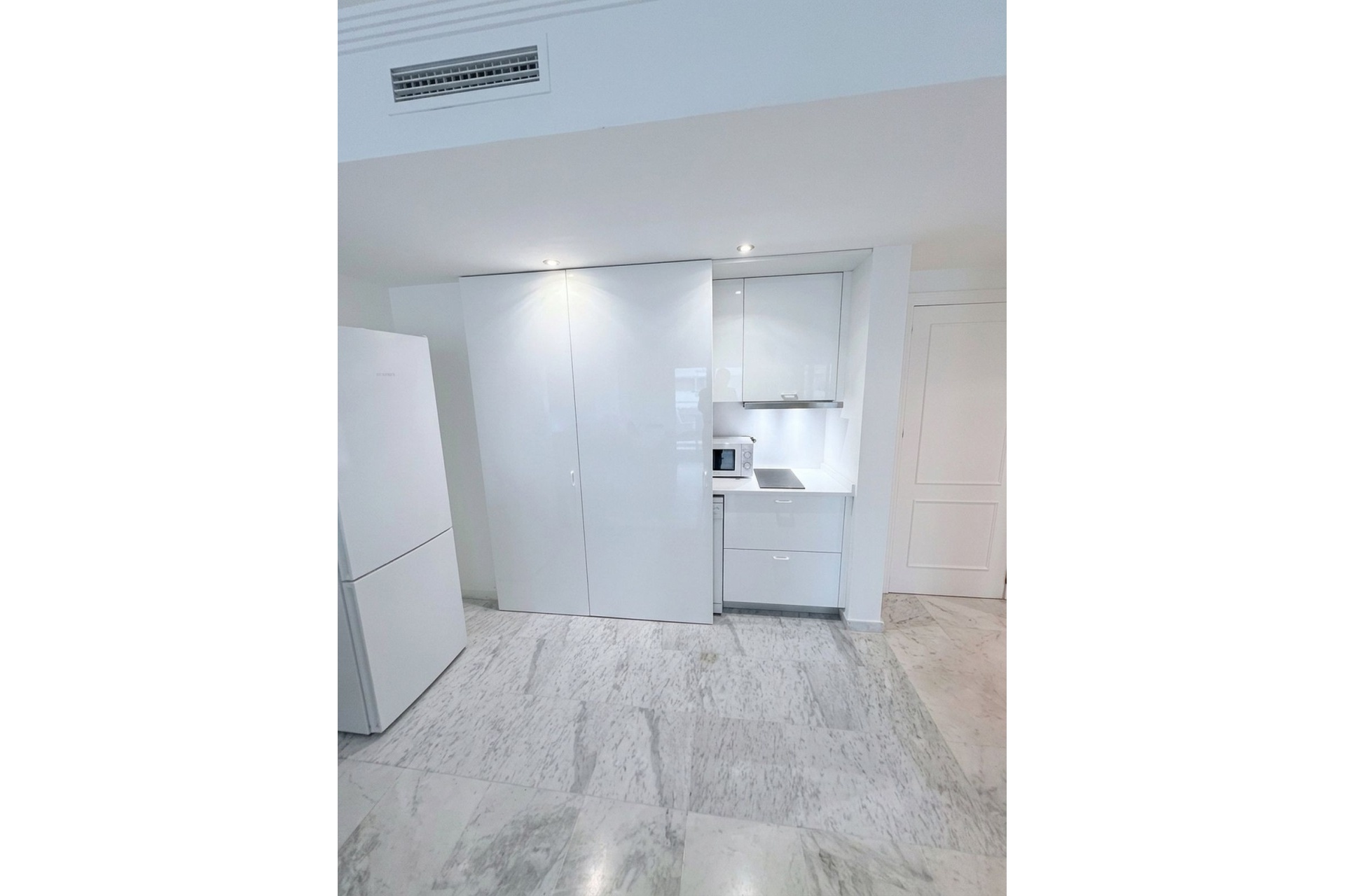 Resale - apartment - Marbella - Puerto Banús