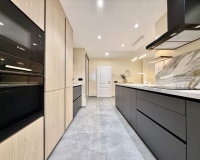 Resale - apartment - Marbella - Puerto Banús