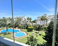 Resale - apartment - Marbella - Puerto Banús