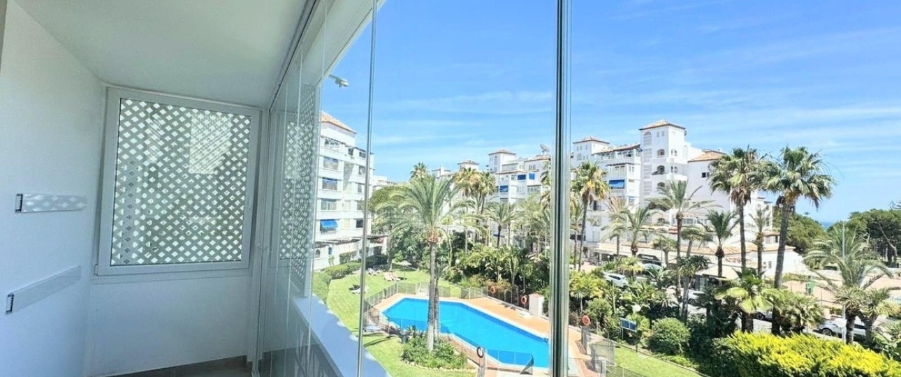 Resale - apartment - Marbella - Puerto Banús
