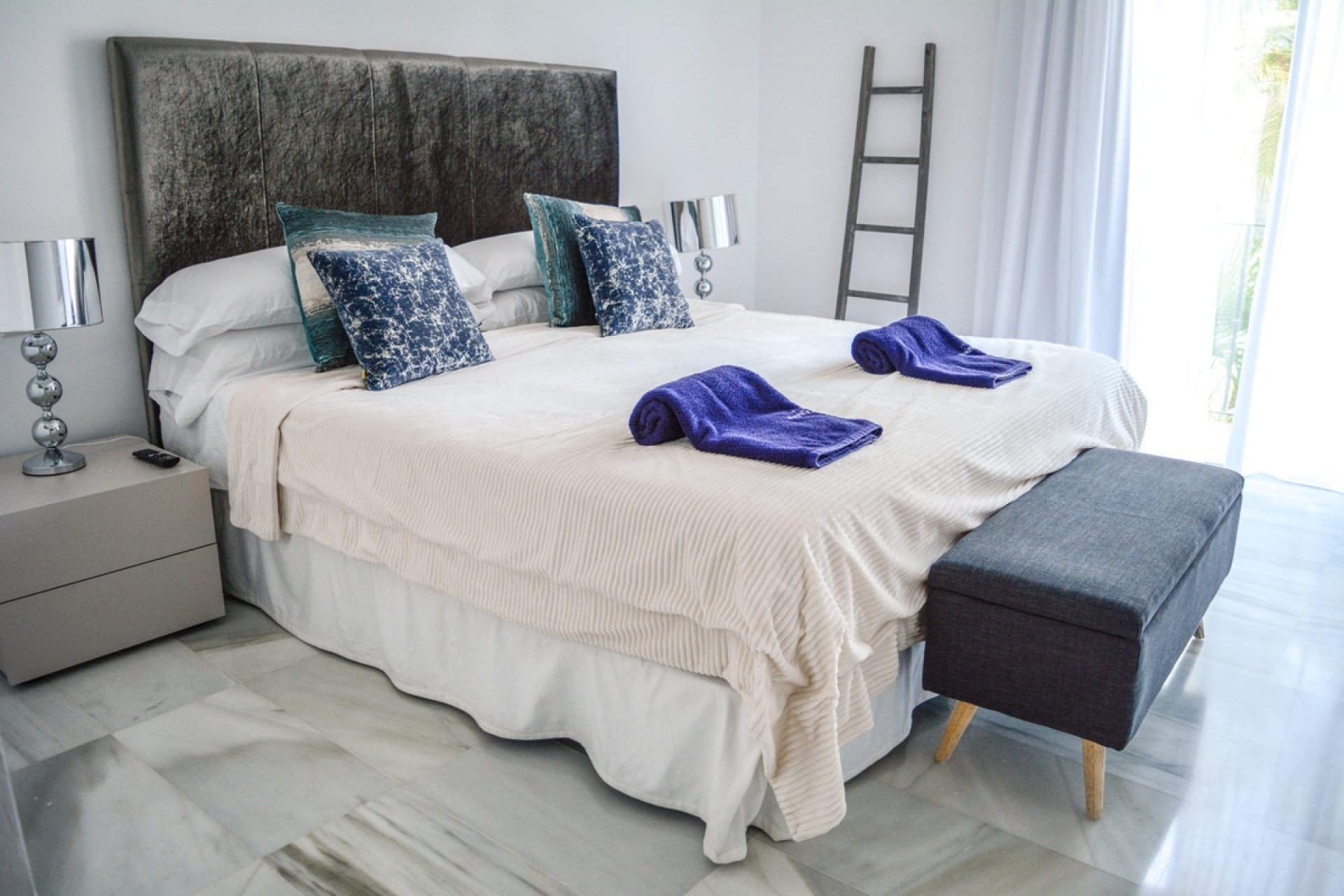 Resale - apartment - Marbella - Puerto Banús