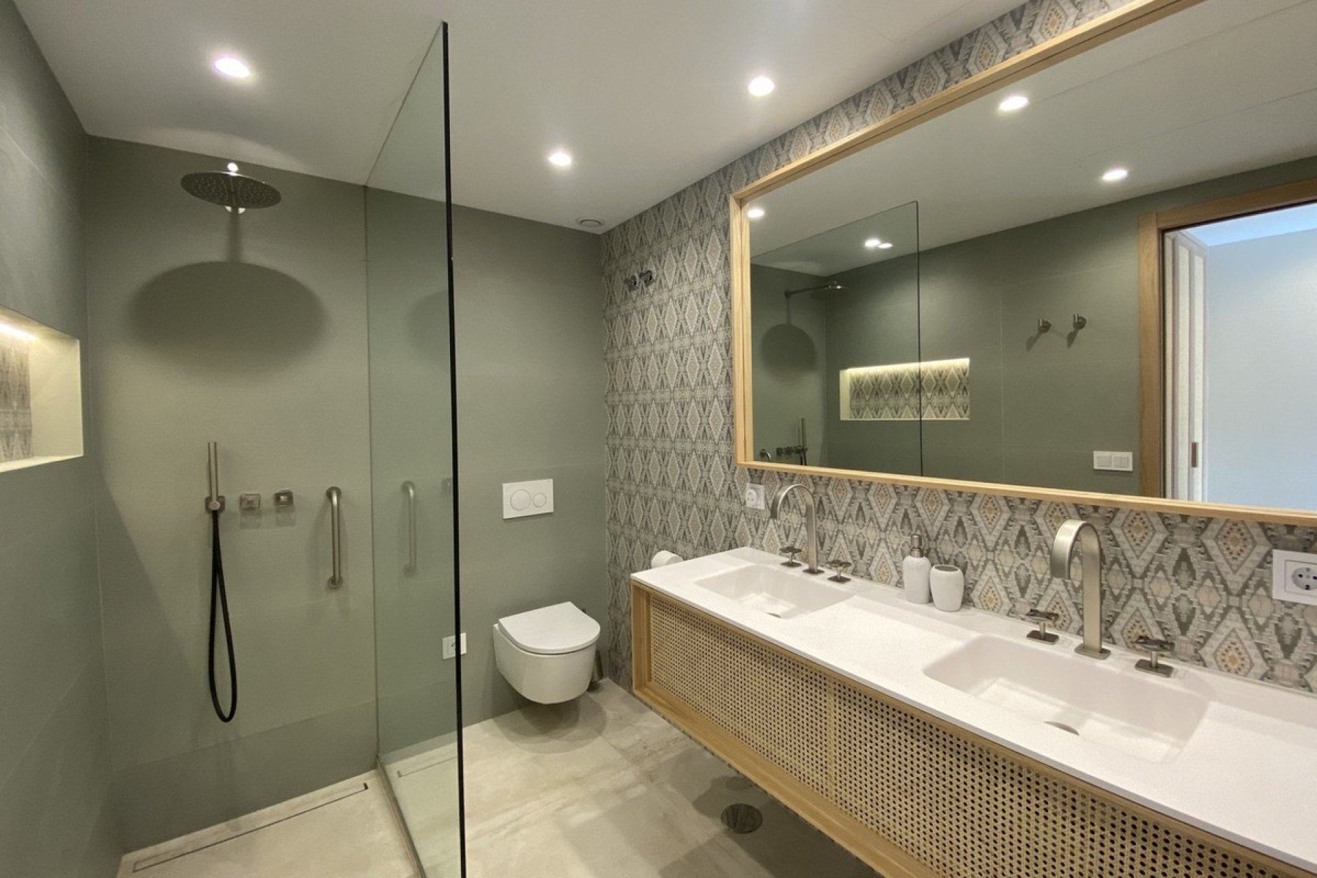 Resale - apartment - Marbella - Puerto Banús