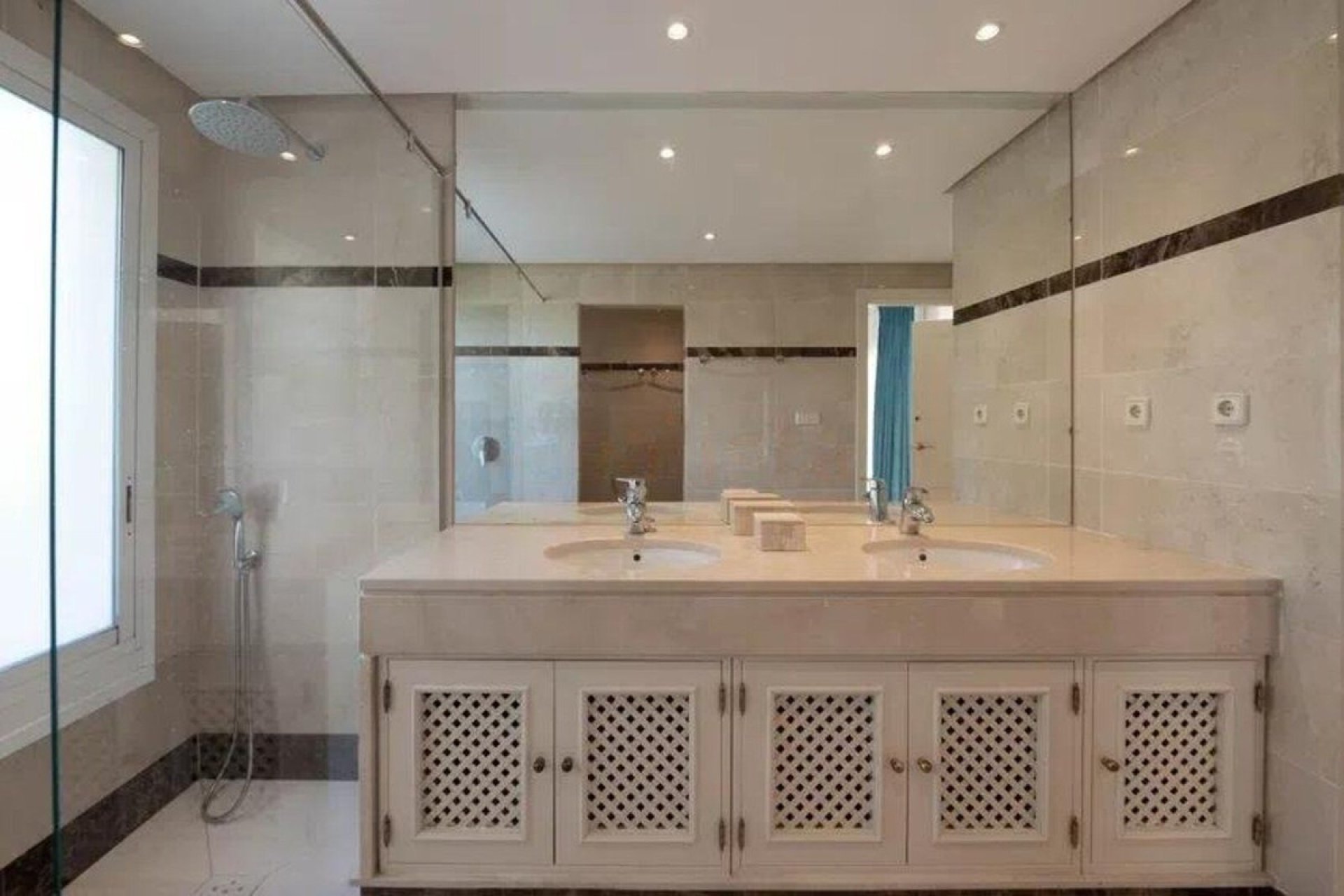 Resale - apartment - Marbella - Puerto Banús