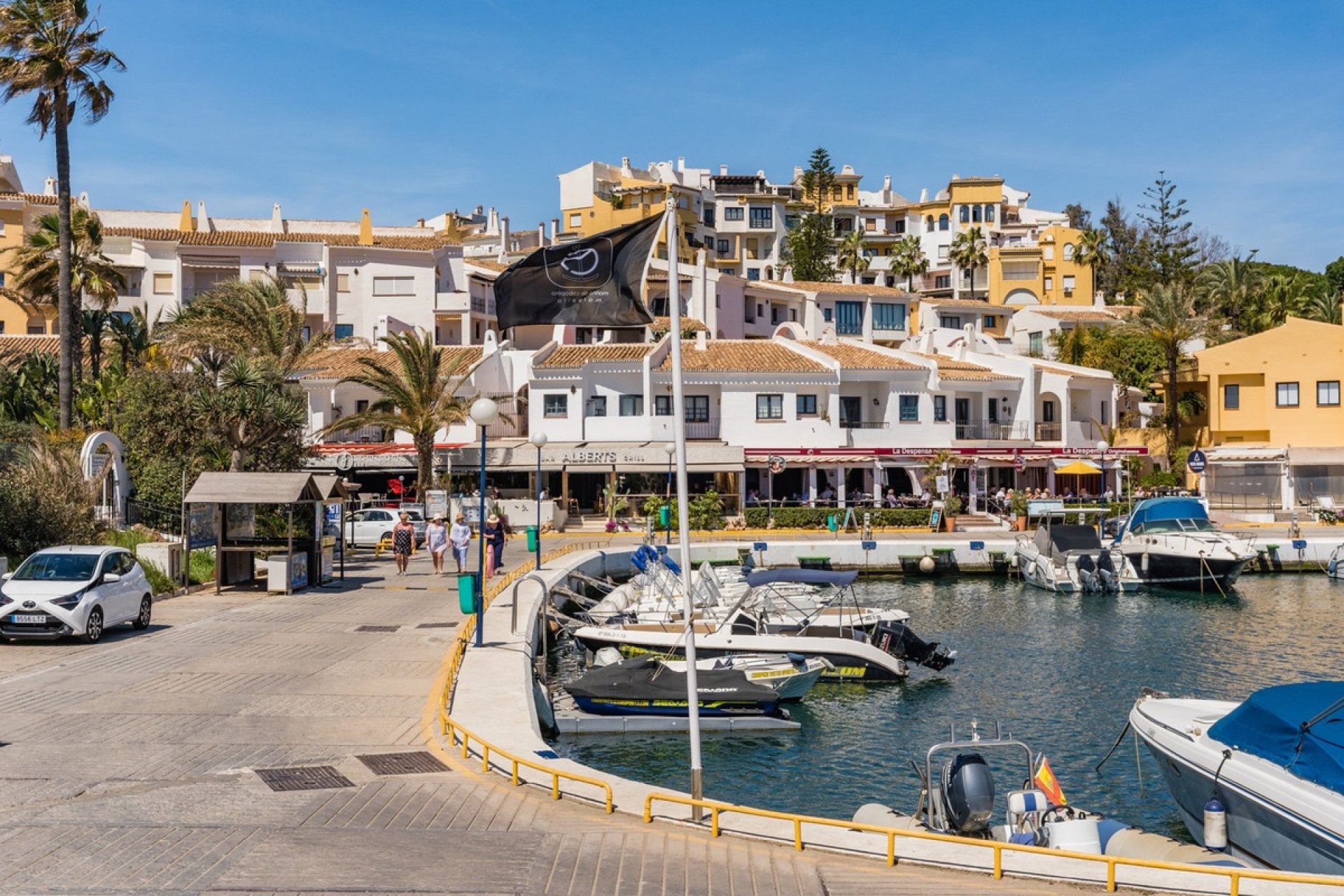 Resale - apartment - Marbella - Puerto de Cabopino