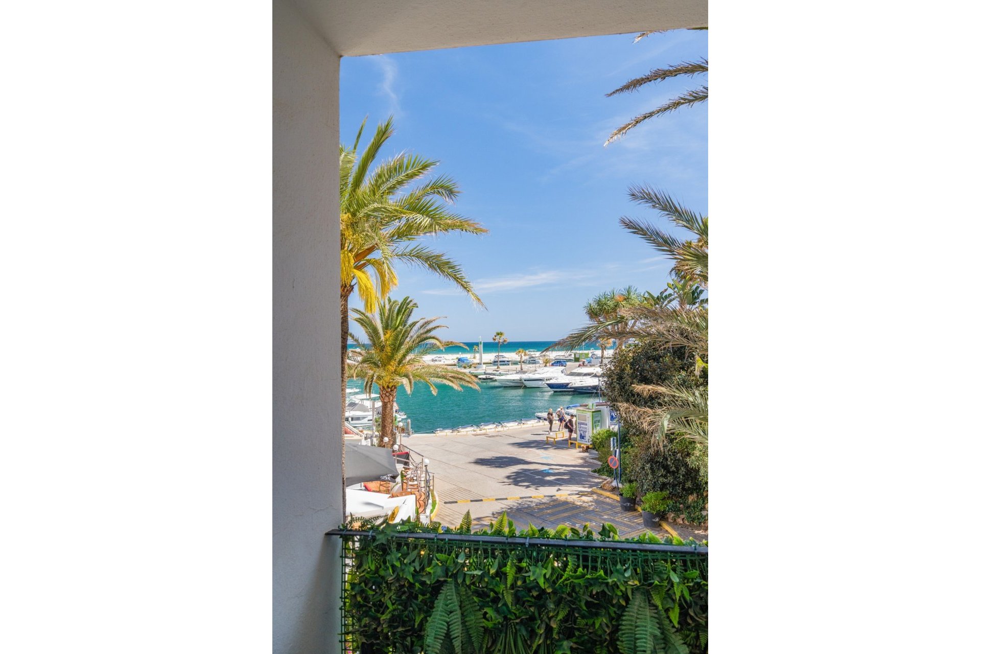 Resale - apartment - Marbella - Puerto de Cabopino