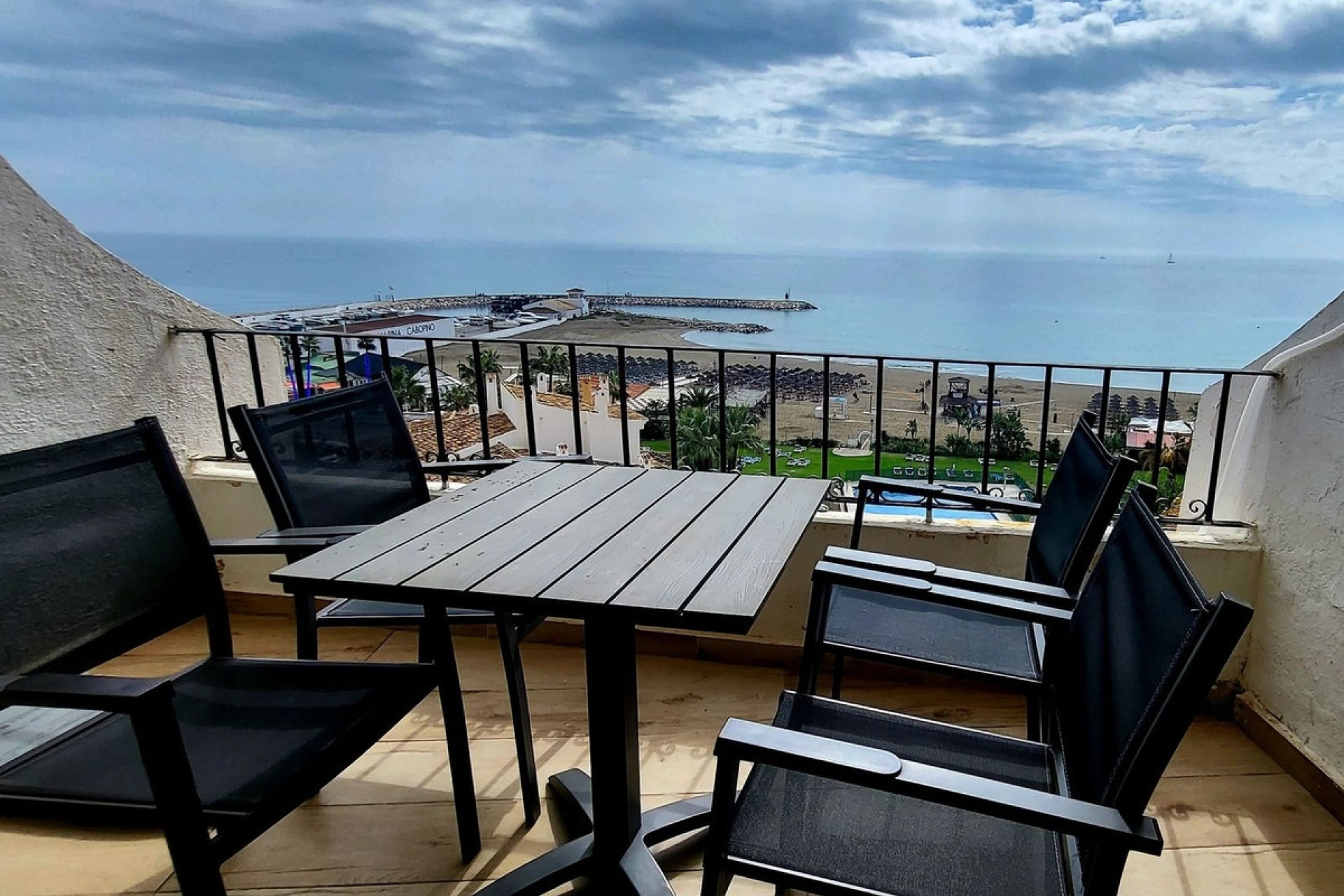 Resale - apartment - Marbella - Puerto de Cabopino