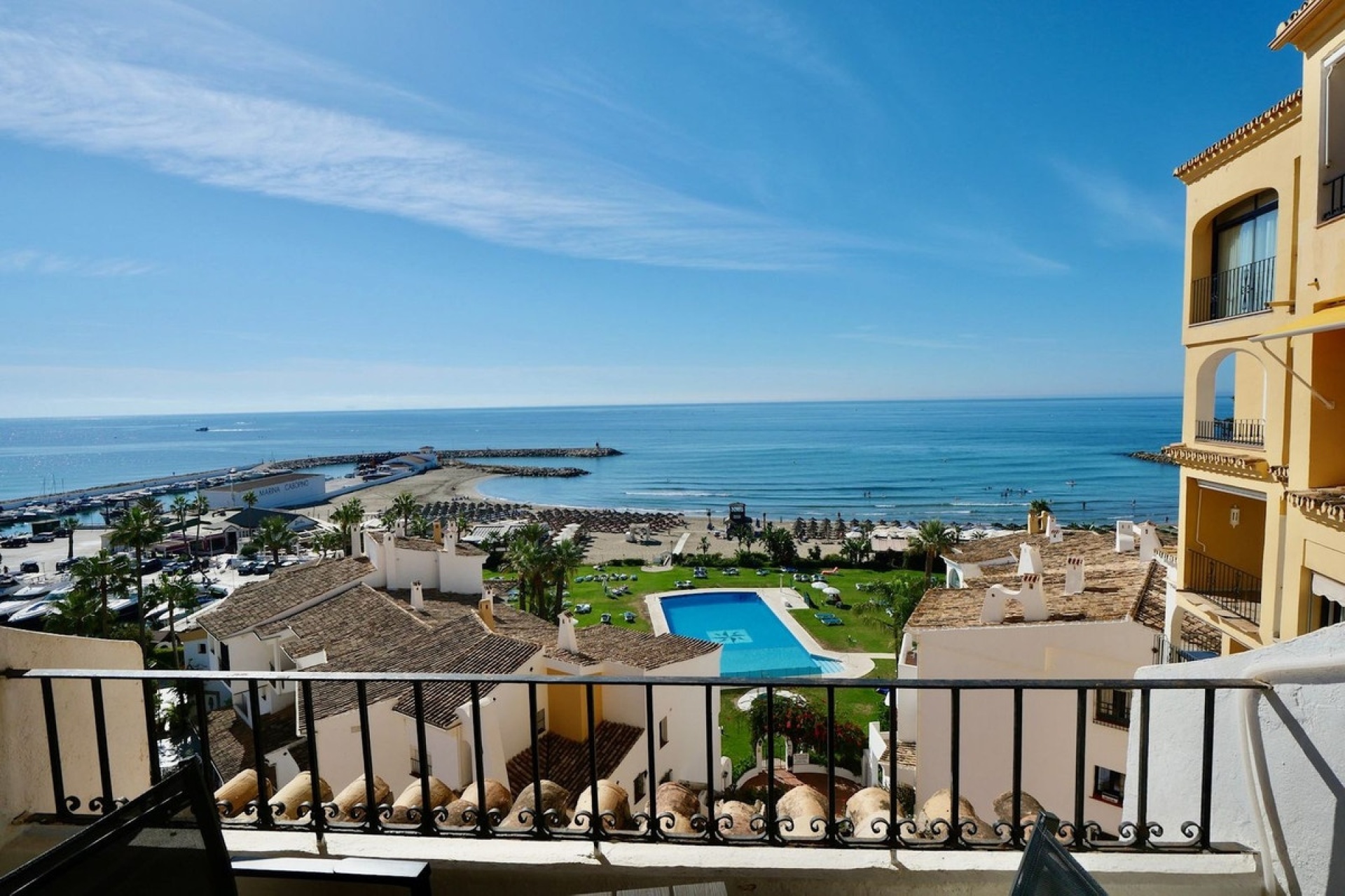 Resale - apartment - Marbella - Puerto de Cabopino