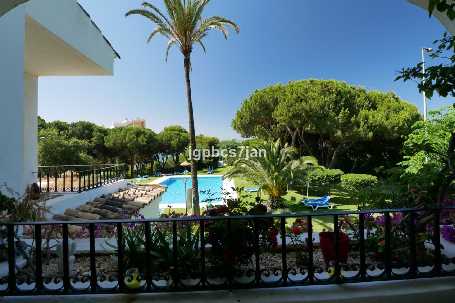 Resale - apartment - Marbella - Puerto de Cabopino