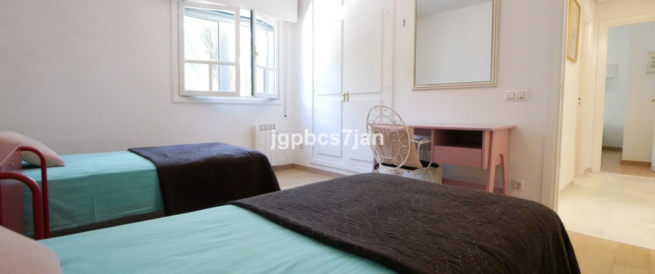 Resale - apartment - Marbella - Puerto de Cabopino