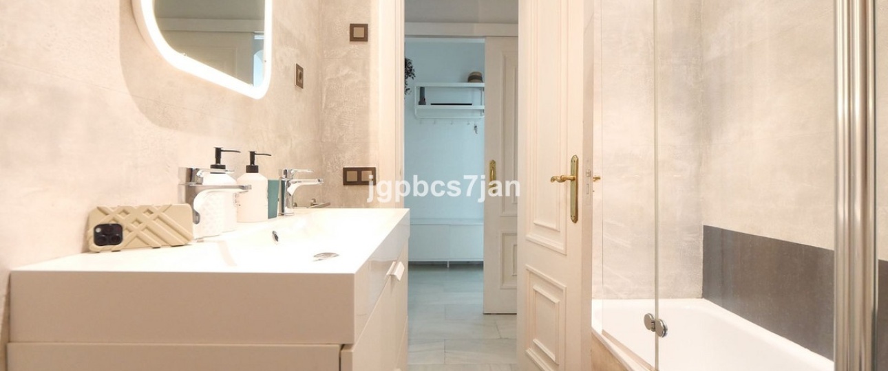 Resale - apartment - Marbella - Puerto de Cabopino