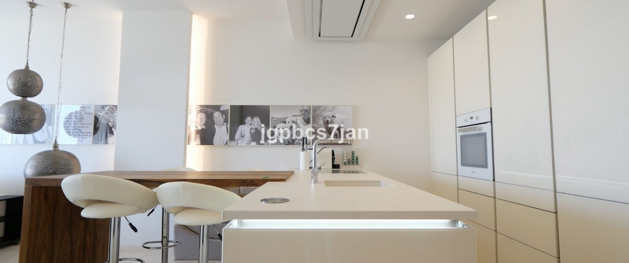 Resale - apartment - Marbella - Puerto de Cabopino