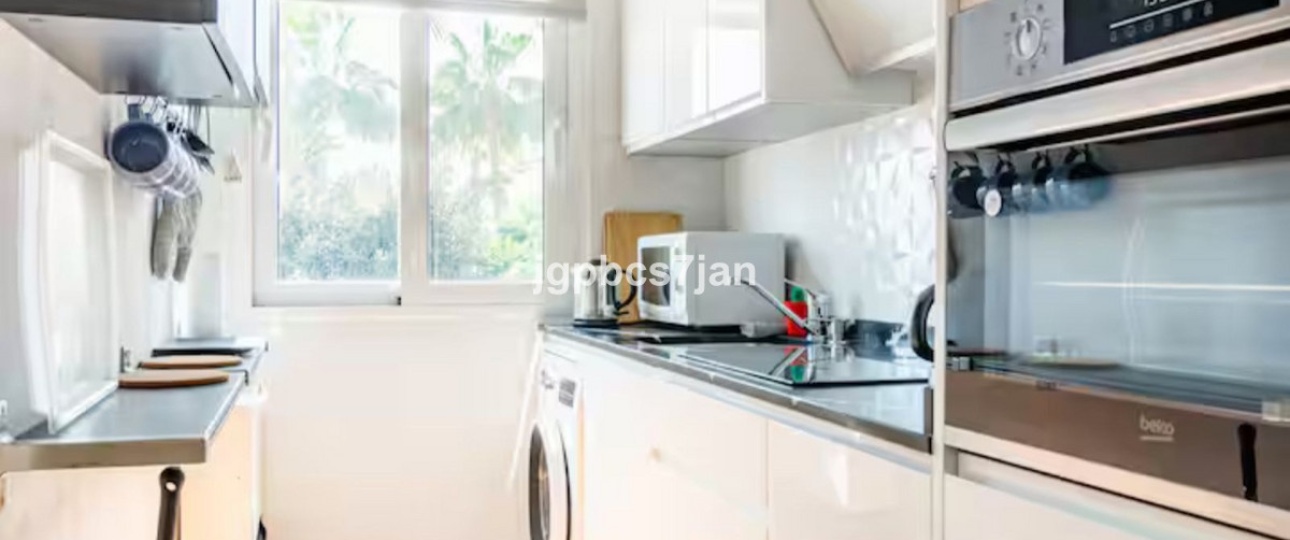 Resale - apartment - Marbella - Puerto de Cabopino