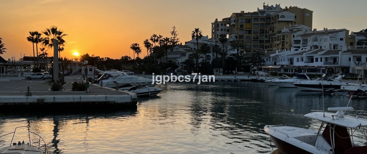 Resale - apartment - Marbella - Puerto de Cabopino