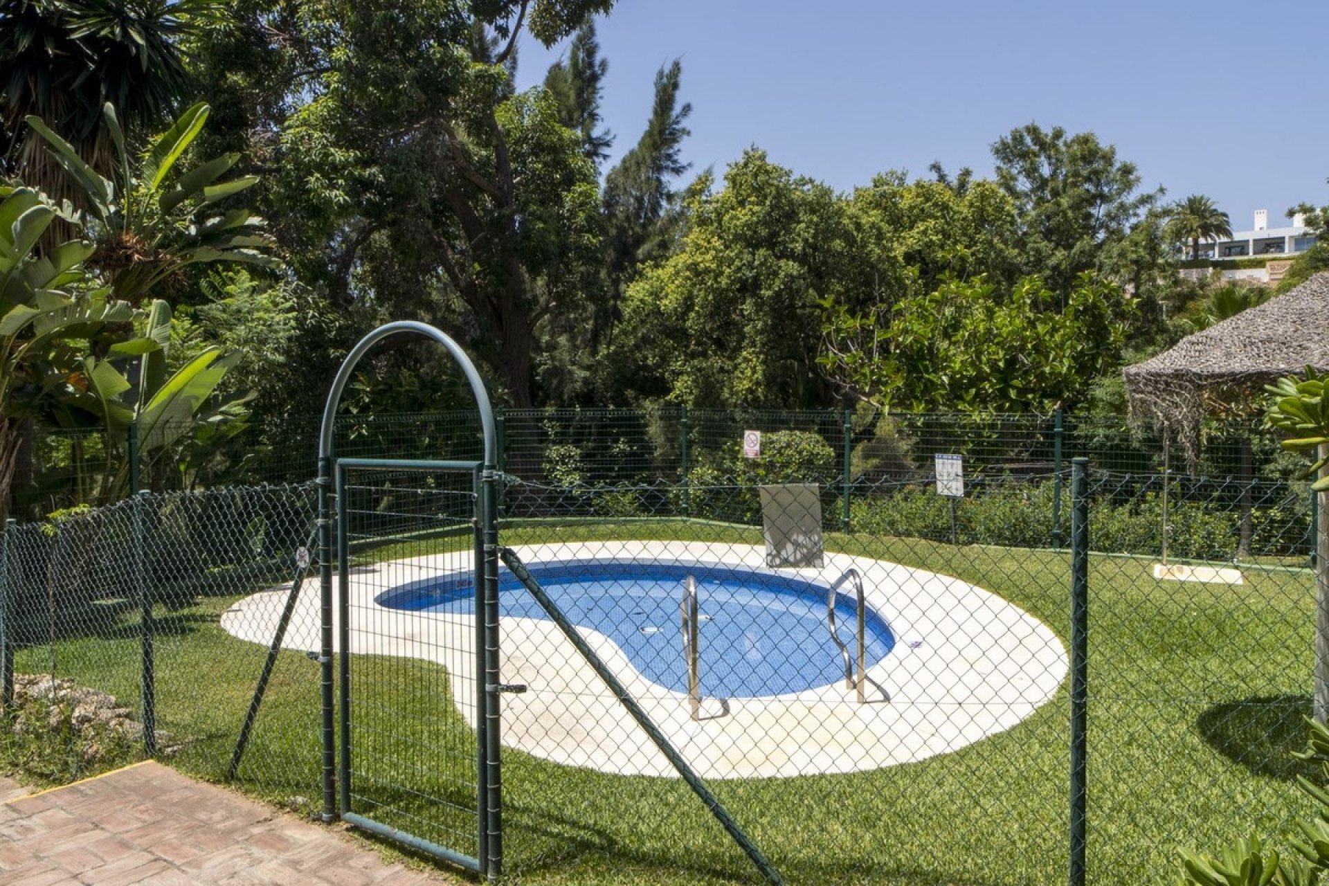Resale - apartment - Marbella - Reserva de Marbella