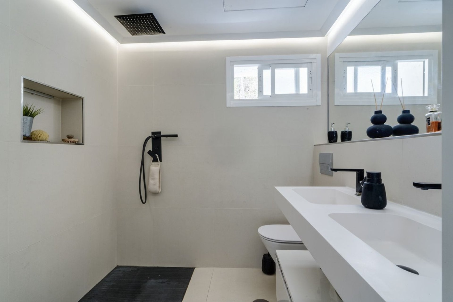 Resale - apartment - Marbella - Reserva de Marbella