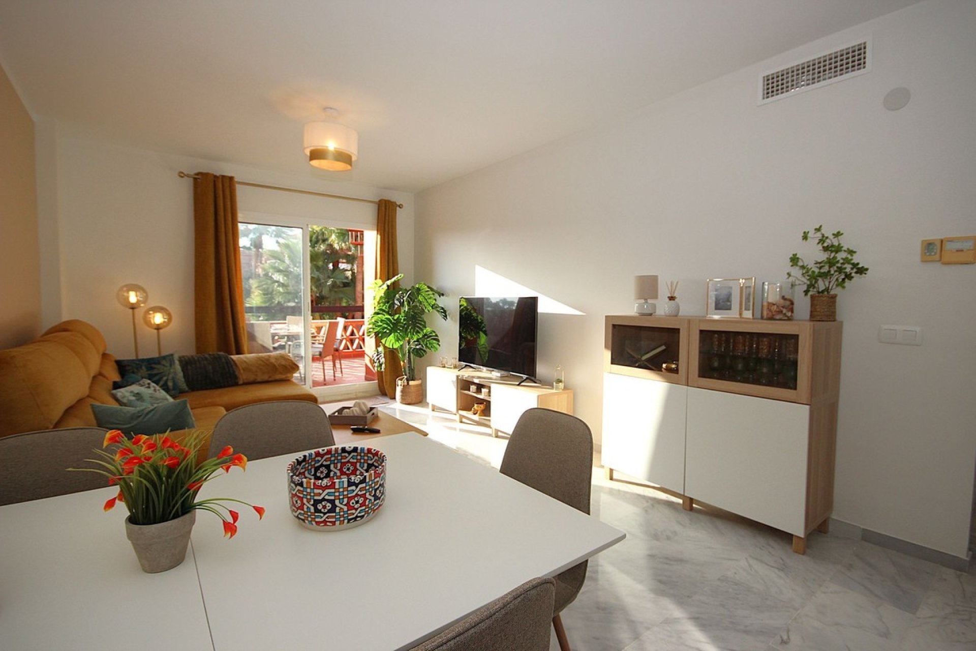 Resale - apartment - Marbella - Reserva de Marbella