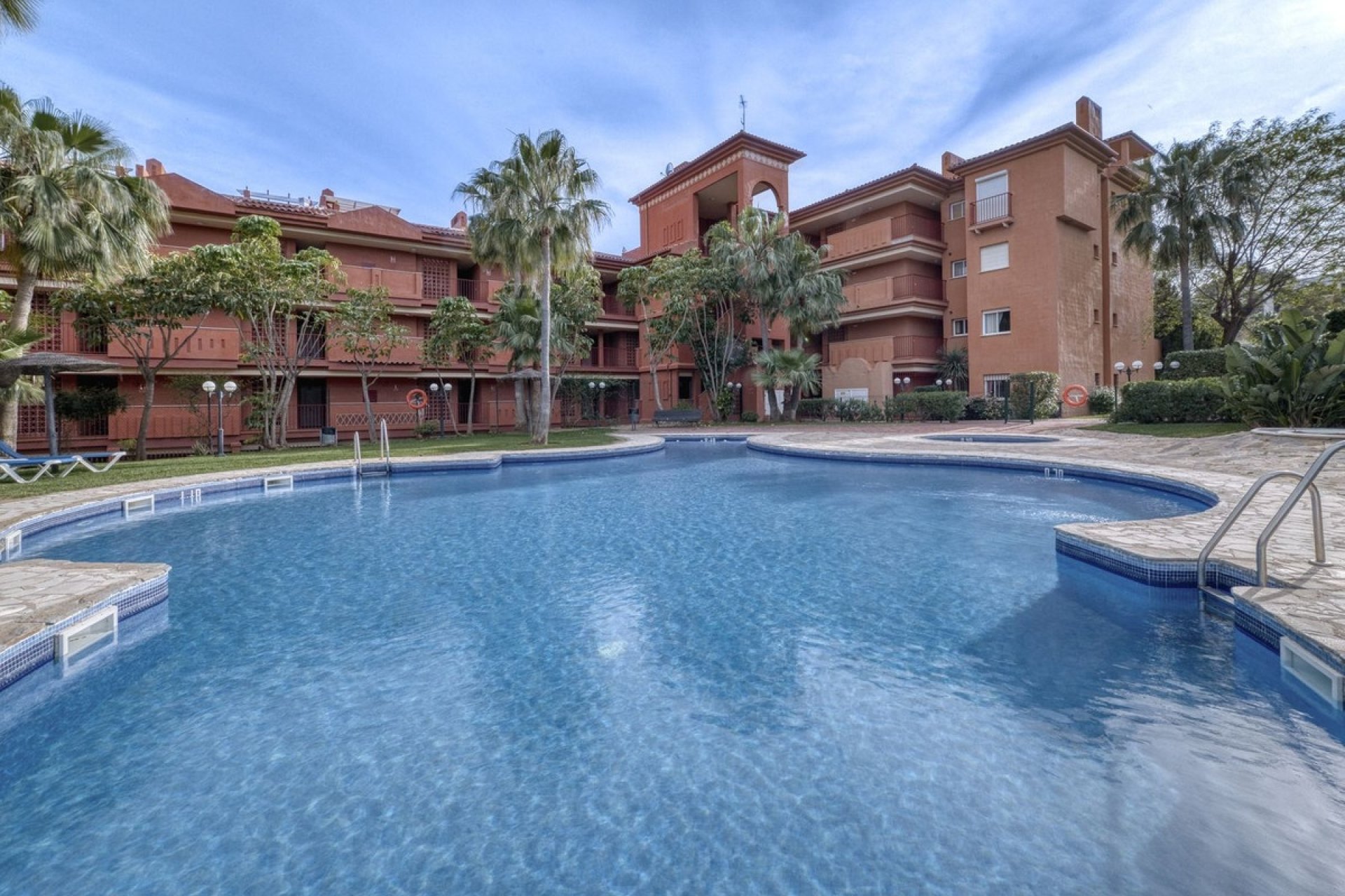 Resale - apartment - Marbella - Reserva de Marbella