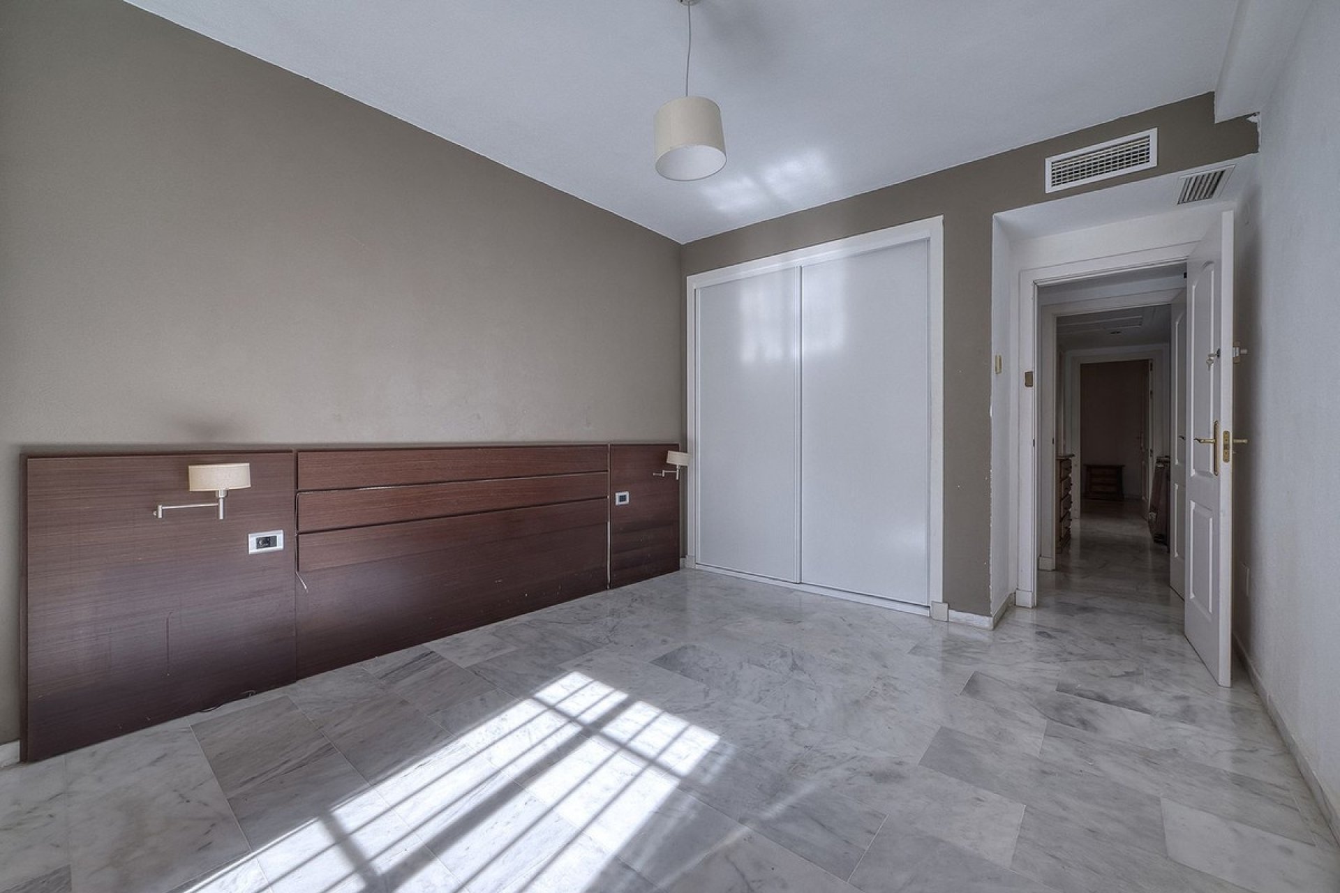 Resale - apartment - Marbella - Reserva de Marbella