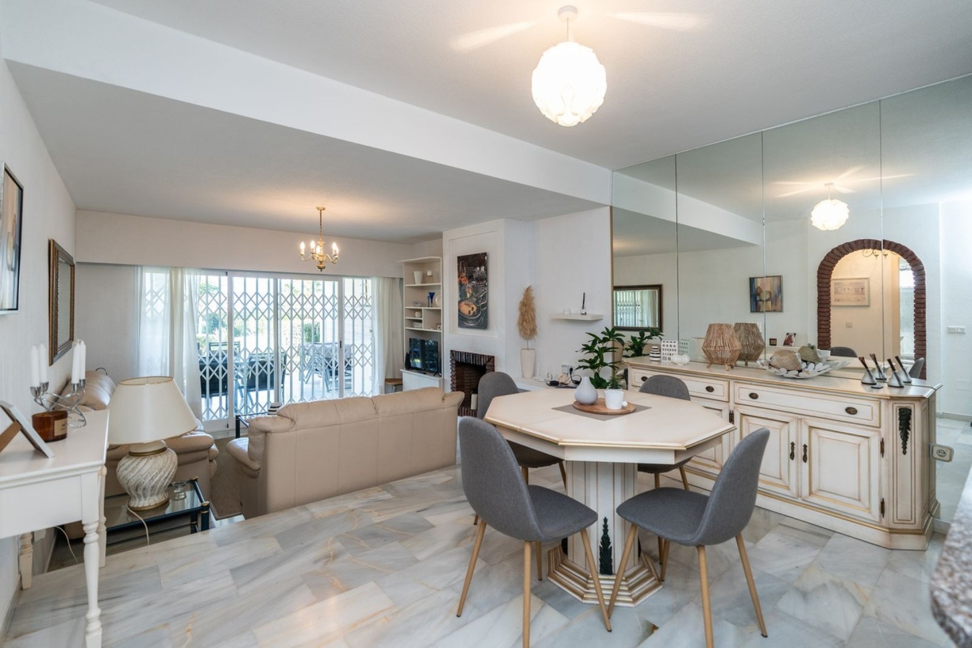 Resale - apartment - Marbella - Reserva de Marbella