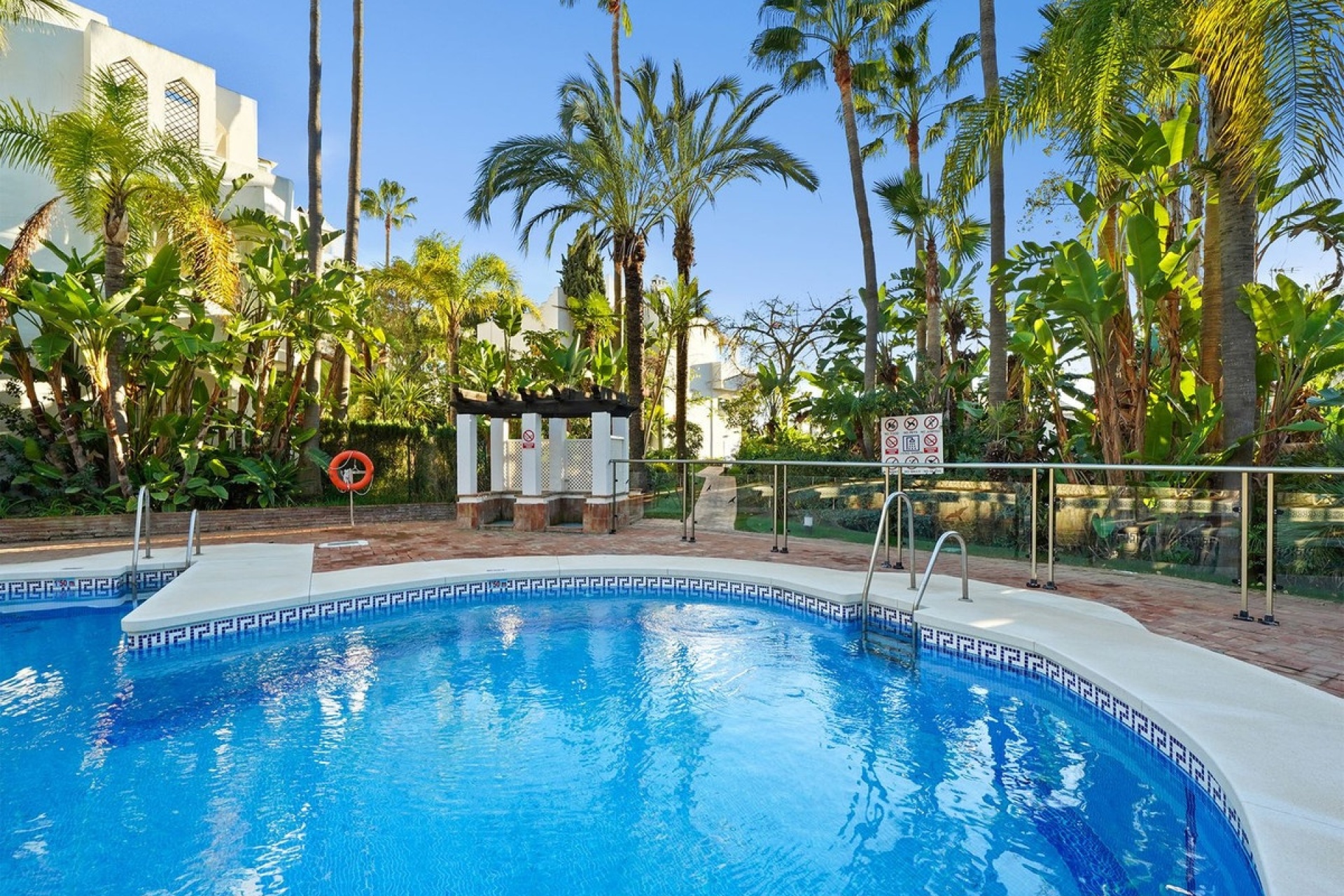 Resale - apartment - Marbella - Reserva de Marbella
