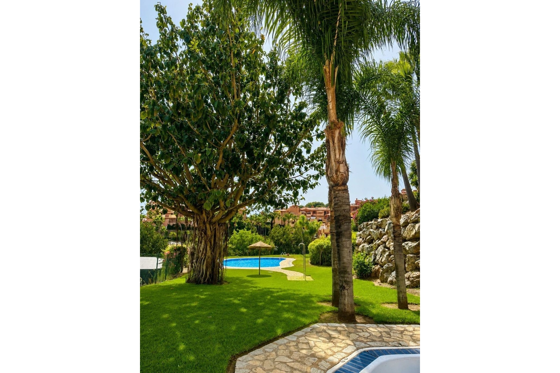 Resale - apartment - Marbella - Reserva de Marbella